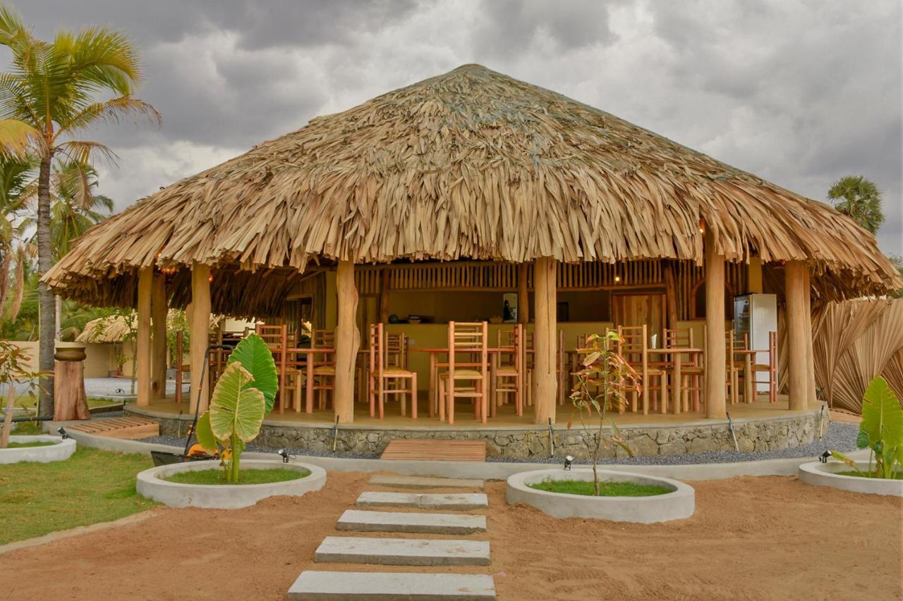 Royal Beach Vịnh Arugam Ngoại thất bức ảnh